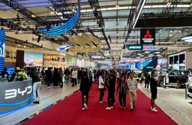 Penjualan Mobil Terbukti Lesu, Pemerintah Godok Insentif Mobil ICE, Hybrid, dan Listrik