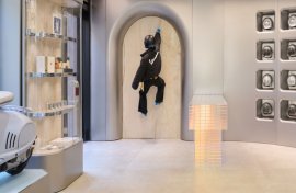Vespa Resmi Membuka VESPA THE EMPTY SPACE di Milan Fashion Week 2025