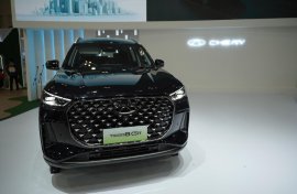 PHEV Paling Terjangkau, Chery Luncurkan 2 Varian TIGGO 8 CSH Dibanderol Rp 439 Juta di GJAW 2025