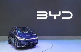 Dua Tahun BYD di Indonesia Catatkan Penjualan Ribuan Unit, BYD M6 Mobil Listrik Favorit Keluarga
