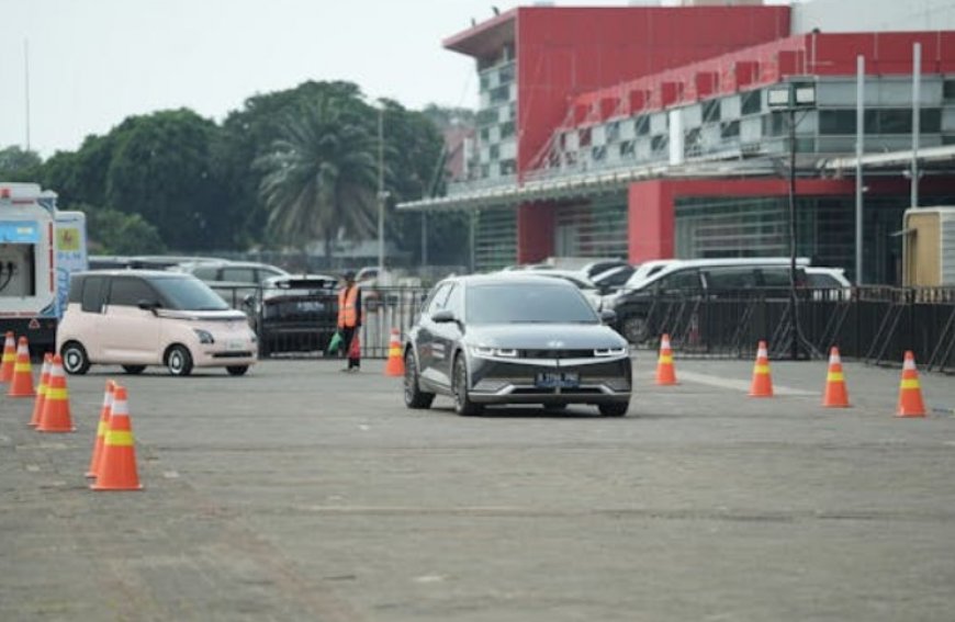 Nikmati Keseruan Mengendarai Motor dan Mobil Listrik di PEVS 2025 x Asiabike Jakarta