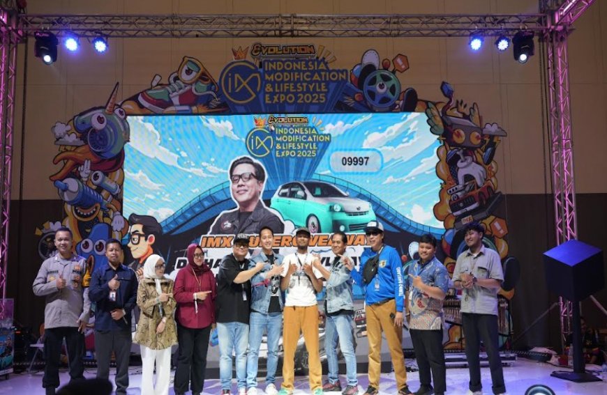 Dua Sahabat Beruntung Bawa Pulang Mobil Modifikasi Eksklusif Daihatsu