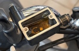 Awas Rem Blong! Ini Tanda Minyak Rem Motor Sudah Basi dan Wajib Diganti