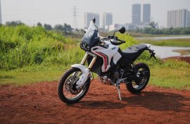 Ducati DesertX V2 Resmi Mengaspal di Indonesia, Simak Spesifikasinya