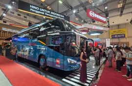 GIIAS 2026: Hino Perkenalkan Bus RM 280 ABS Retarder dengan Sistem Pengereman Lebih Aman