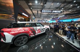 JAECOO J7 SHS-P SIVP Meluncur di GIIAS 2026, Mobil Bisa Cari Parkir dan Jemput Pemilik Sendiri