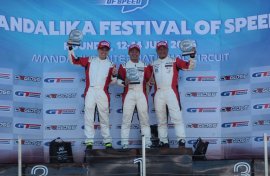 Awal Musim Sempurna, GR Garage Auto2000 Racing Team Dominasi Mandalika dengan Podium Ganda