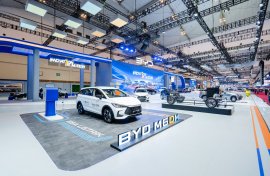 BYD M6 EV Generasi Baru Meluncur di Indonesia, Jarak Tempuh 450 Km dan Harga Rp395 Juta