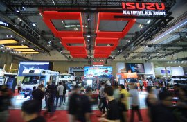 Isuzu Raup 1.180 SPK di GIIAS 2026, ELF Jadi Andalan