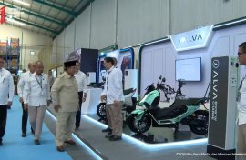 Prabowo Resmikan Motor Listrik Nasional, Ada ALVA hingga Gesits di Area Pameran