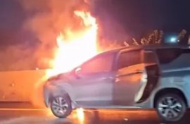 Penyebab Mitsubishi Xpander Ludes Terbakar, Tol Jagorawi Macet Total