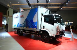 Dibekali Mesin 4.778 cc EURO 4, Isuzu ELF Refrigerator Jadi Perhatian di GIICOMVEC 2026