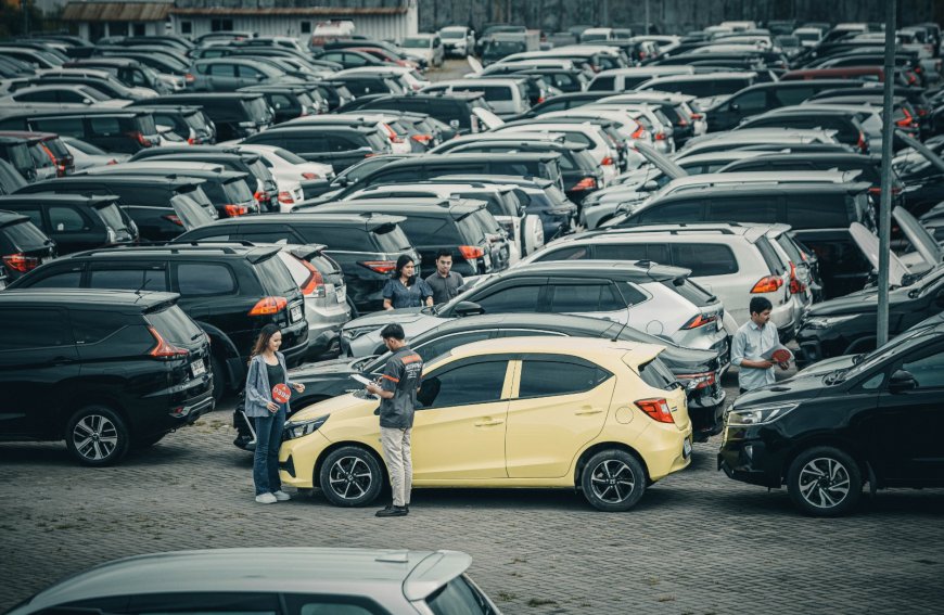 Ekonomi Sulit, Mobil Bekas Jadi Primadona