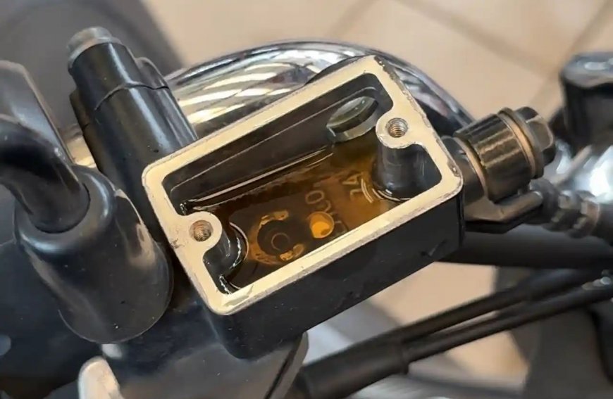 Awas Rem Blong! Ini Tanda Minyak Rem Motor Sudah Basi dan Wajib Diganti