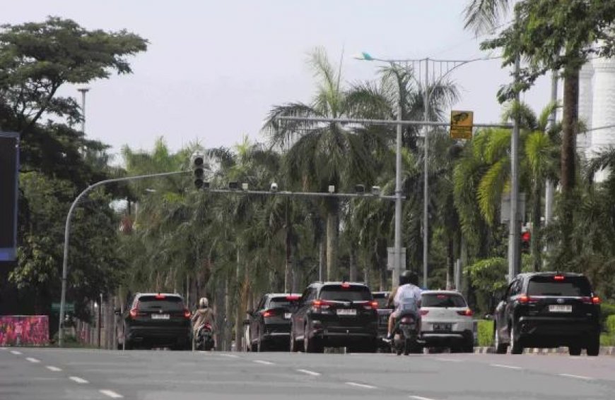 Kasih Jalan Ambulans di Lampu Merah Kena ETLE? Ini Penjelasan Resmi Korlantas