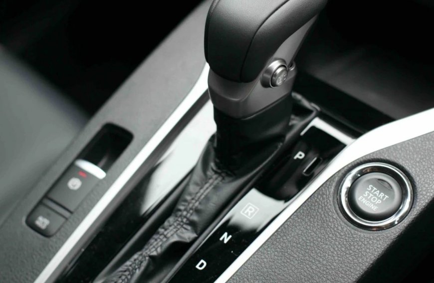Jangan Asal Geser Tuas! Ini Cara Parkir Paralel Mobil Mitsubishi dengan EPB