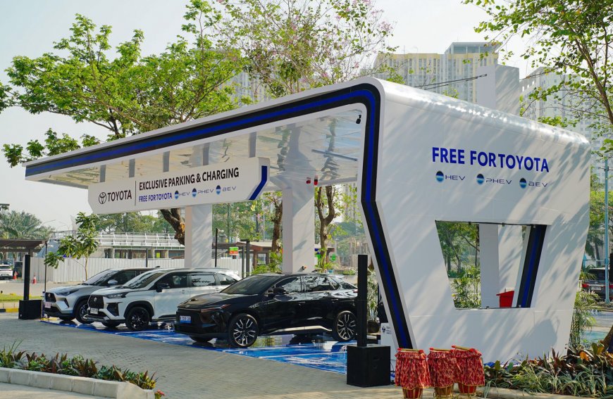 Pengguna Mobil Listrik Toyota Kini Bisa Cas Gratis di Summarecon Mall Bekasi