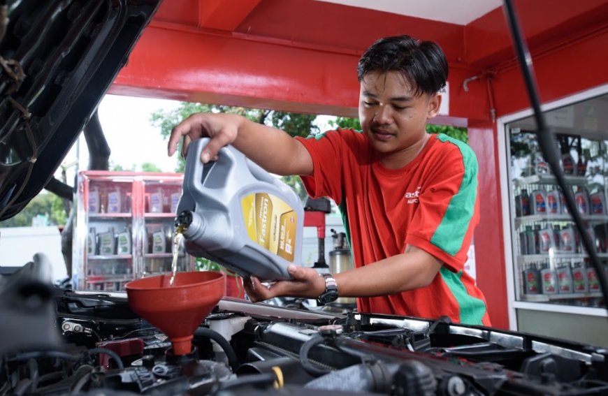 Awas Jebol! Ini Tanda-tanda Oli Mesin Kendaraan Harus Segera Diganti