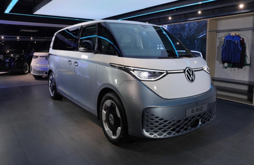 Volkswagen ID. Buzz BOZZ White Signature Edition Resmi Mengaspal, Garansi Baterai 8 tahun