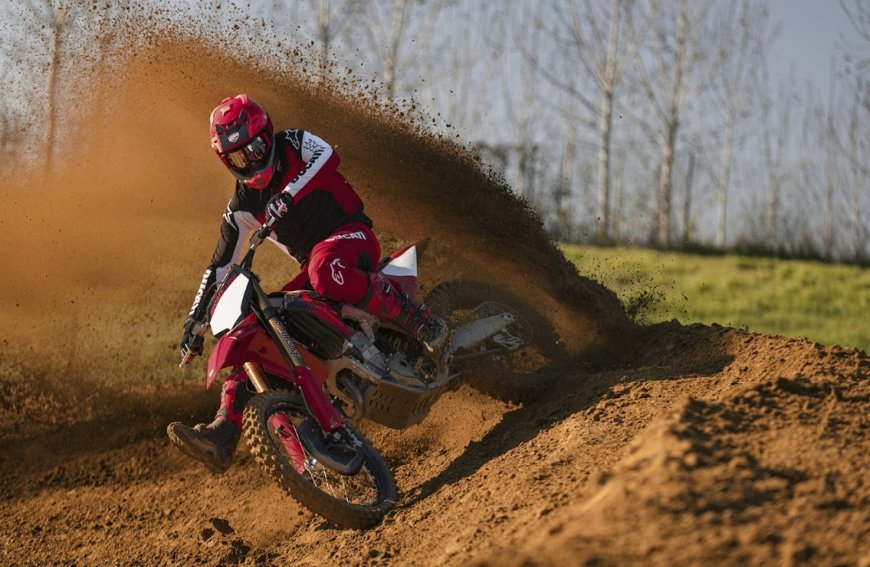 Sangar Spek Ducati Desmo450 MX Factory, Motor Motocross Diva Ismayana dan Hilman Maksum